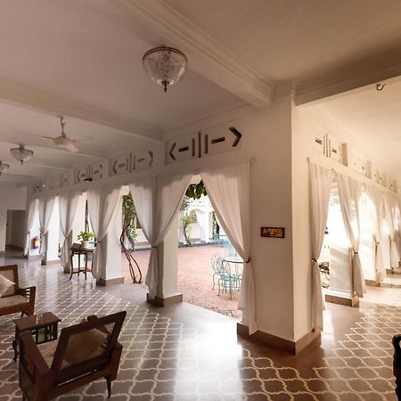Saraca Hotel Lucknow Esterno foto