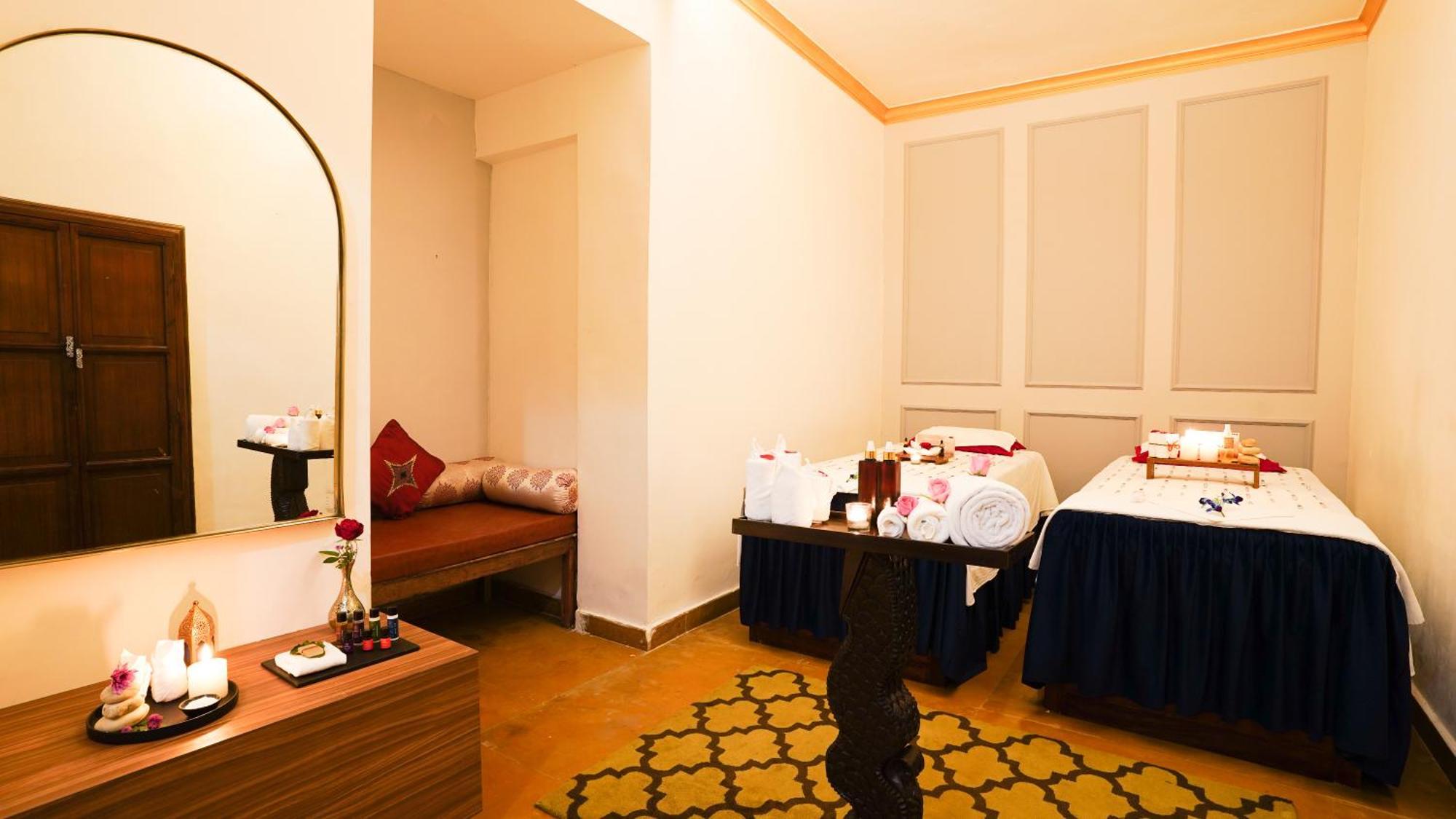 Saraca Hotel Lucknow Esterno foto